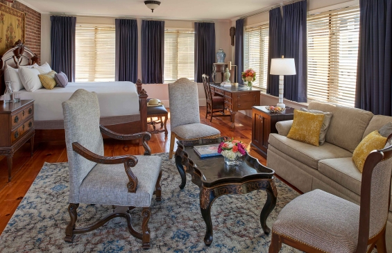 Living area of the Kingscote Mansion two bedroom suite.