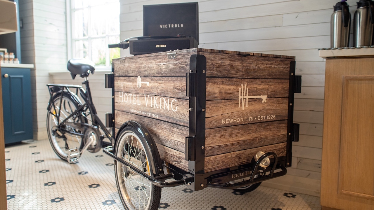 Hill Market delivery cart