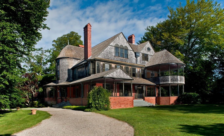 Exterior of Isaac Bell House