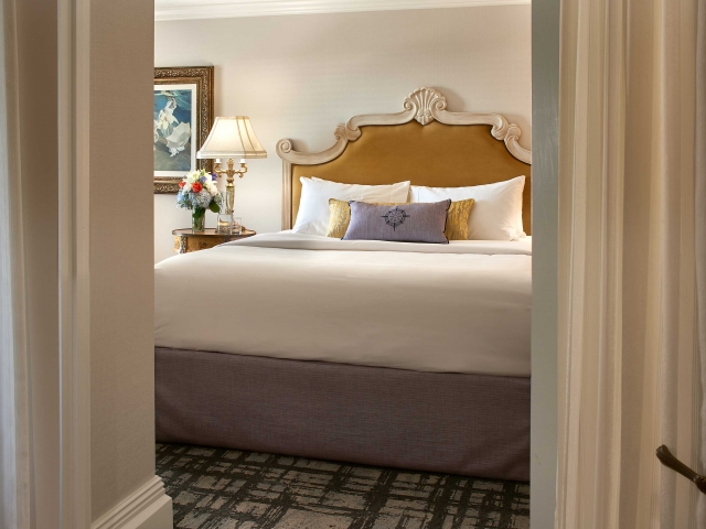 Breakers Suite bedroom