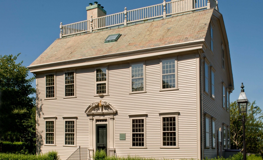 Exterior of the Hunter House.