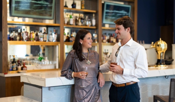 guest enjoying cocktails at Hotel Viking