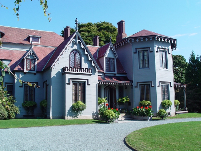 Exterior of Kingscote Mansion