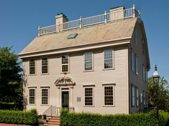 Exterior of the Hunter House.